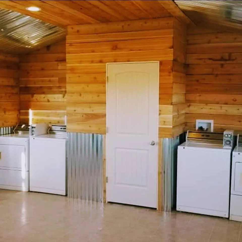 laundry and washer/dryer available pecos tx